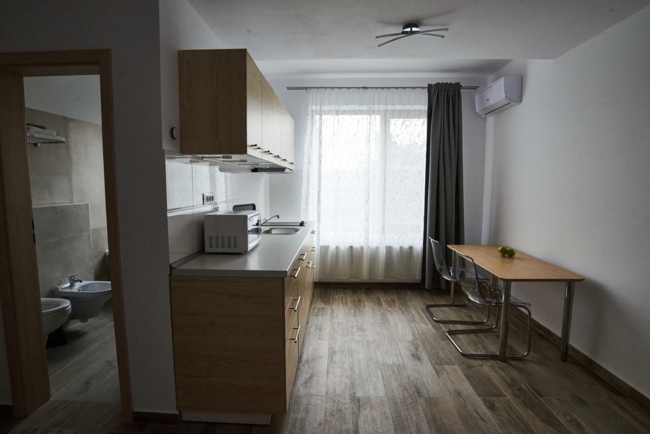 At Central Apartments Bukarest Eksteriør billede