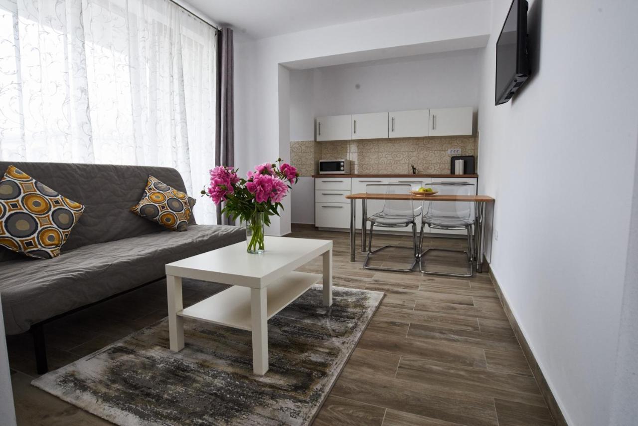 At Central Apartments Bukarest Eksteriør billede