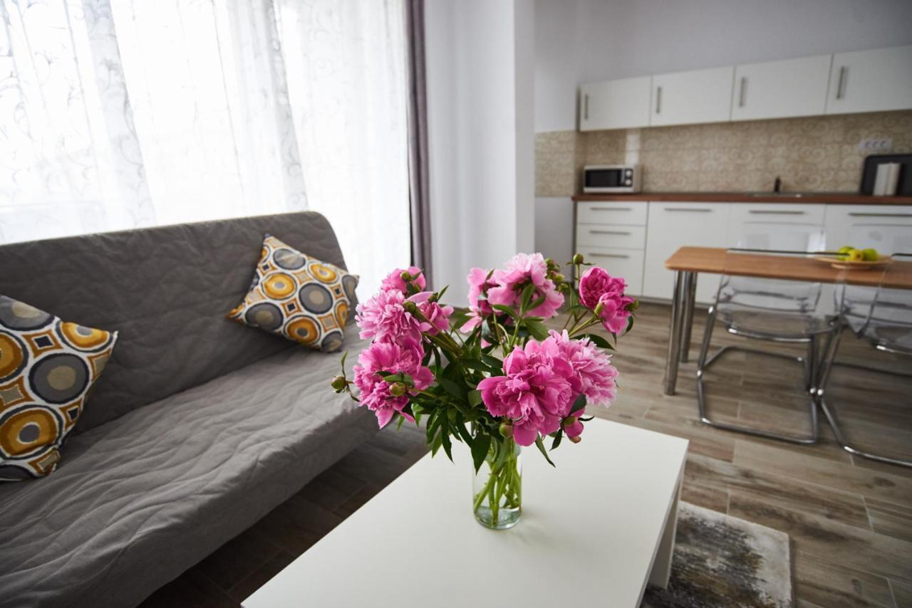 At Central Apartments Bukarest Eksteriør billede
